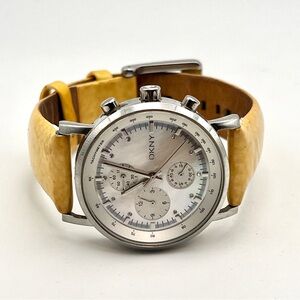 DKNY Womens Watch Silver Dial Chronograph MOP Yellow Leather Strap New Battery